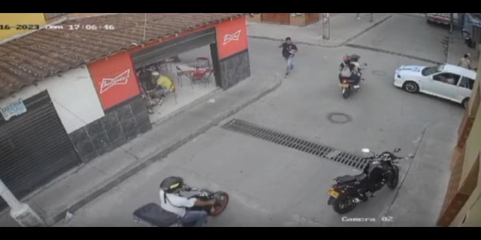 Video: Conductor de vehículo choco  con motociclista y se dio a la fuga en Piedecuesta