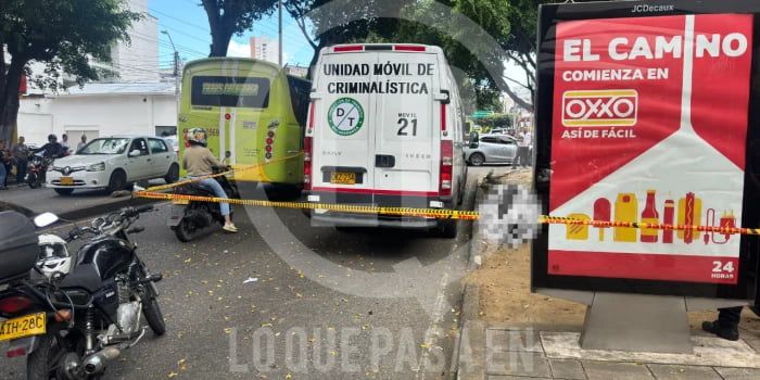 Anciano muere de forma inesperada al bajar de un bus en Bucaramanga