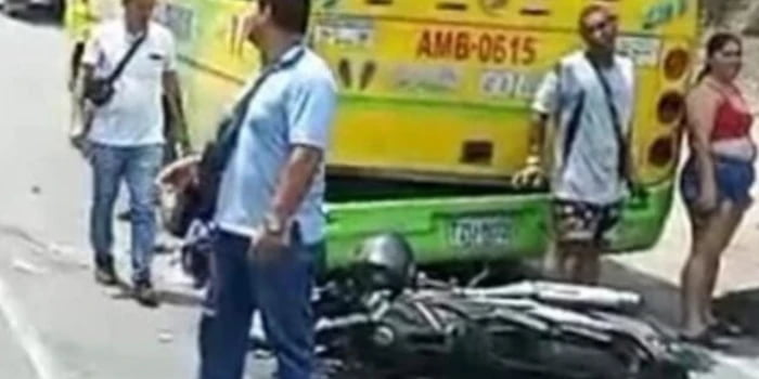 Motociclista sufrió graves heridas en el rostro tras colisionar con un bus en el norte de Bucaramanga